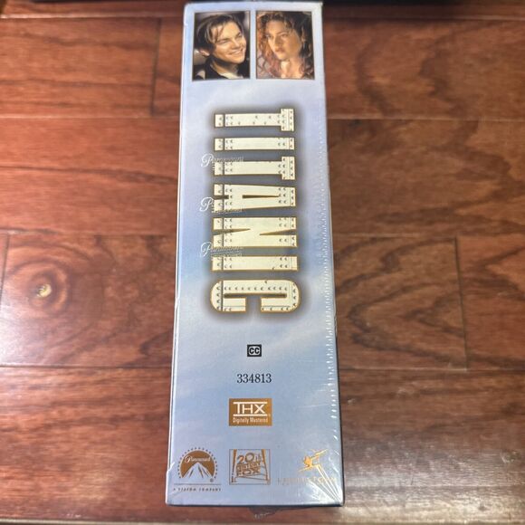 Brand New & Factory Sealed 1997 TITANIC MOVIE VHS DOUBLE PACK - Picture 2 of 6